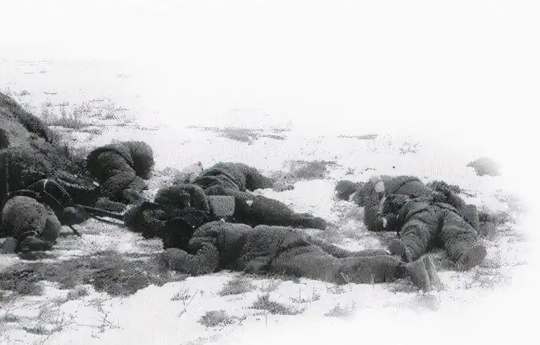 冰血长津湖:三个冰雕连仅2人生还,志愿军大追击进入最艰难时刻_美军