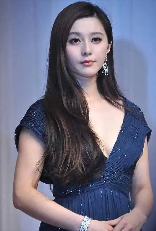 范冰冰暴瘦尽显绝美身材,网友直呼:李晨功不可没