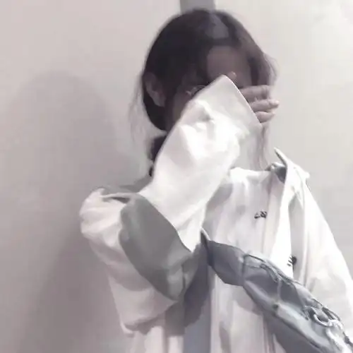 超火不露脸可爱的女生头像