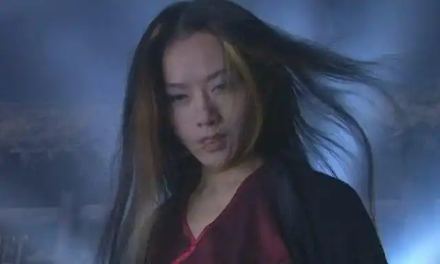 杨丽萍版的梅超风,发型可以,面相不够狠