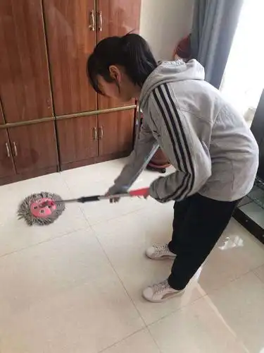 鄂托克前旗蒙中170班的孩子们疫情放空时期家里课后帮忙父母干活