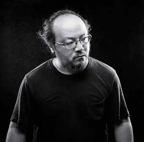 黑豹乐队主唱(窦唯的激荡情史)_环球信息网