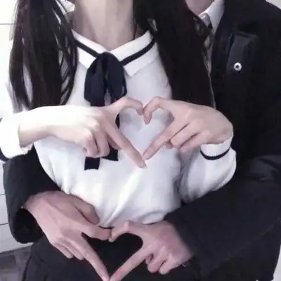 部位情头真人高清一左一右的情侣头像部位情头真人图片