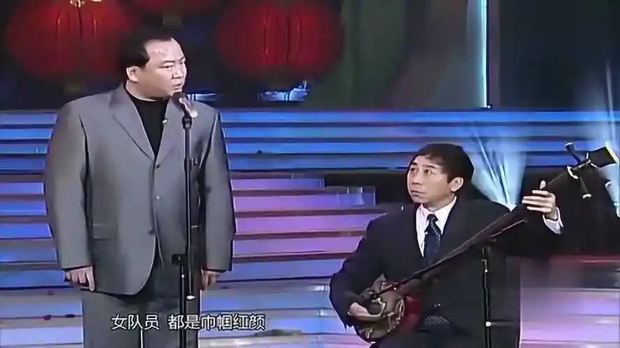 小品冯巩不但相声说得好而且三弦也弹得好听郭冬临酸了