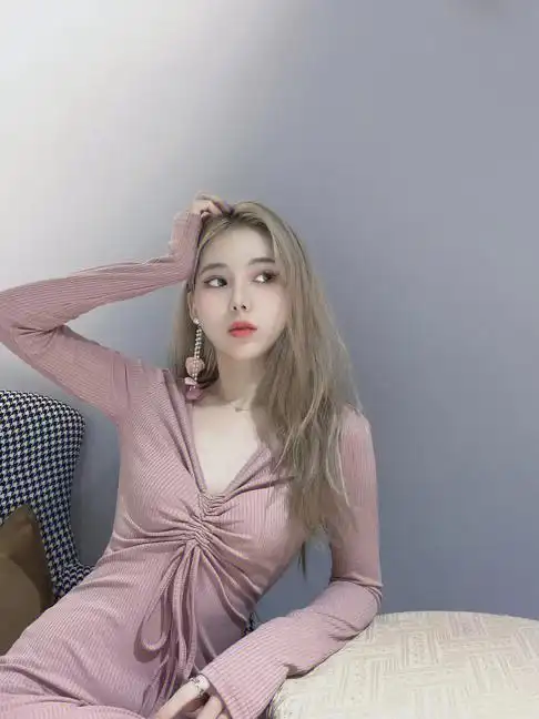 图文来自@cc酱家人们,我两个月前不是染发了嘛然后前几天我私信里就