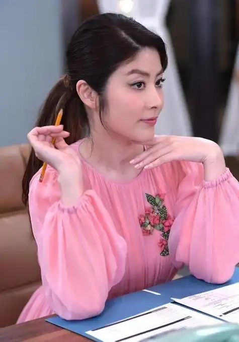 陈慧琳一个被"宠上天"的女人,出道至今无绯闻,47岁变为了公主