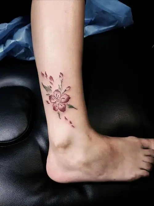 女生小腿外侧樱花_纹身图案手稿图片_danny的纹身作品集