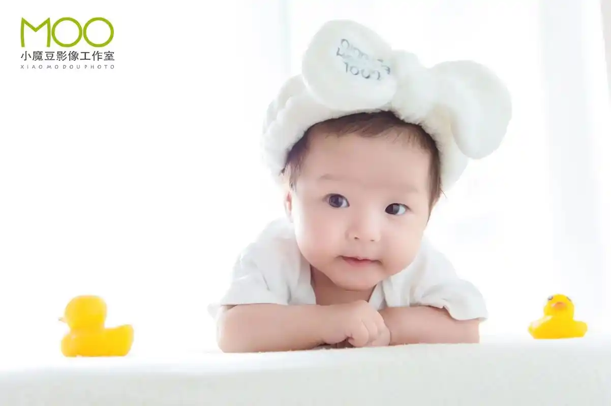 三个月末到的宝宝表现很好哦英德小魔豆儿童摄影