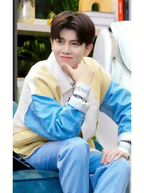 超哥的小表情真的爱死了任嘉伦综艺