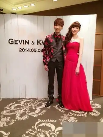 32桌,经纪公司老板andy,陈建州[微博]及前超克七,公主帮成员毛弟,阿本