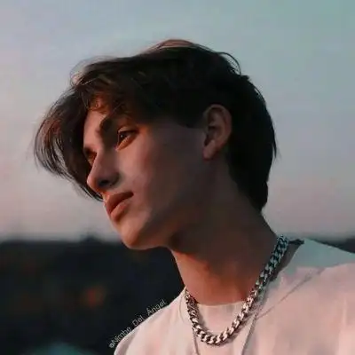 精致干净真人上半身最新男生头像