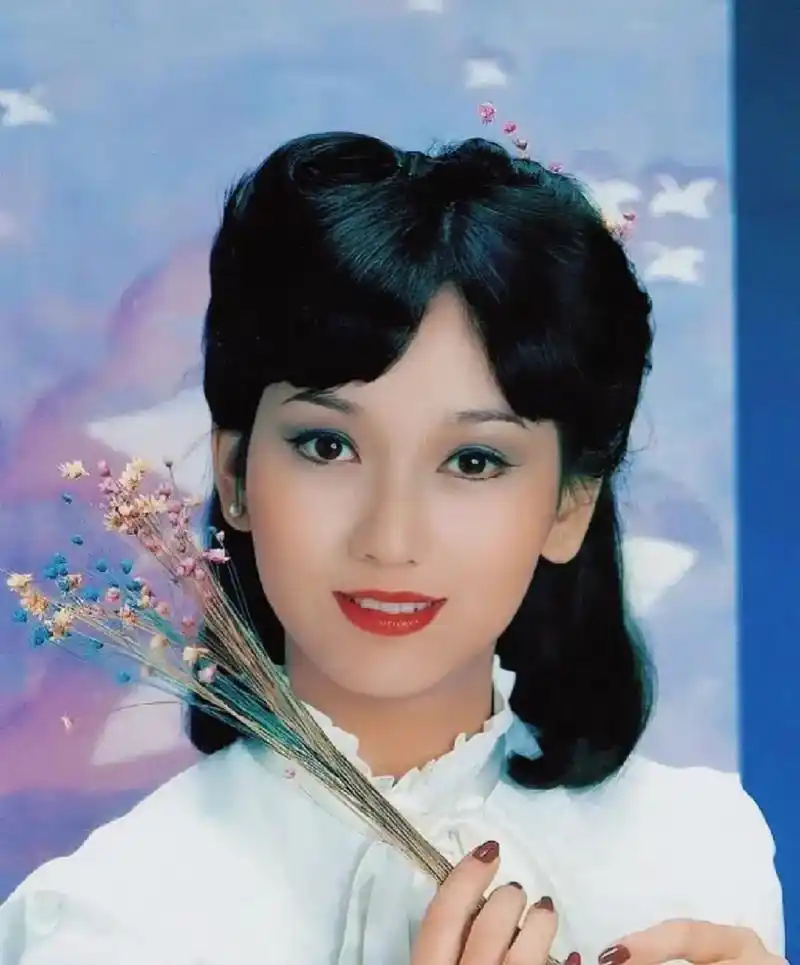 助我上热门# 赵雅芝年轻时是真美!