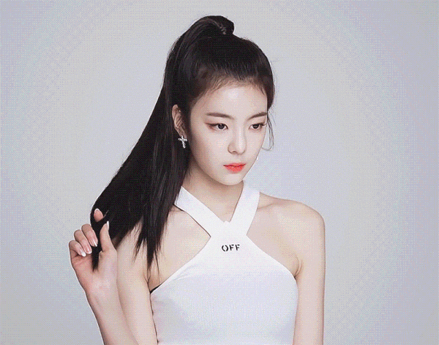 男生最爱的女生发型,黑长直只能排第二?_马尾