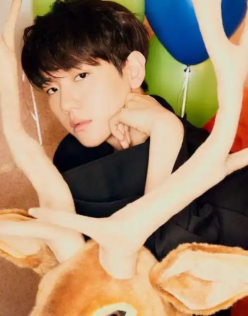 边伯贤新专狼尾造型,梦回kokobop时期,sm依旧不放弃皮裤_bambi_bolo