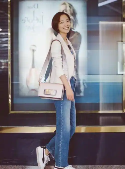 原创王珞丹虽然瘦却不柴穿西装裙秀出好身材一双大长腿看着都心动