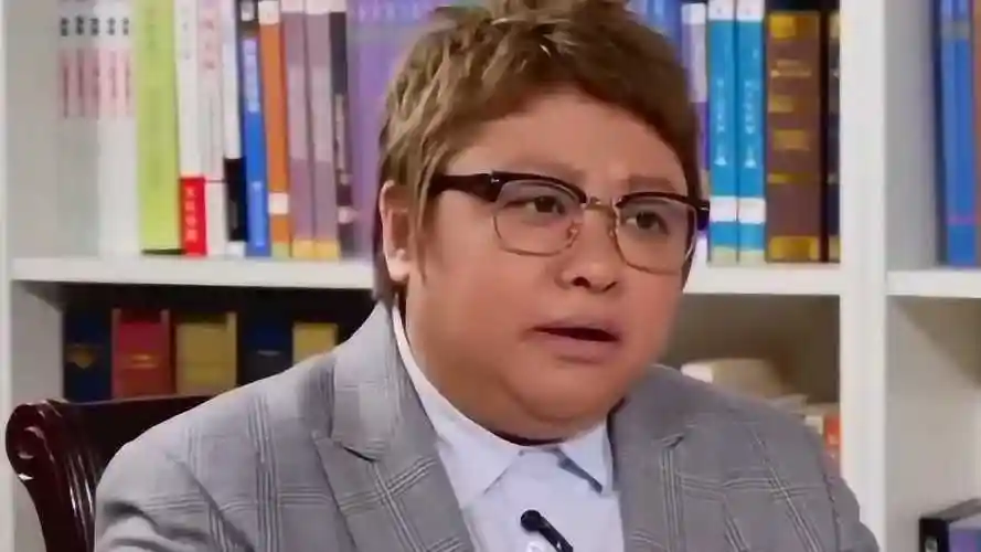 韩红昔日公益观点引关注 成龙率众星向医护致敬