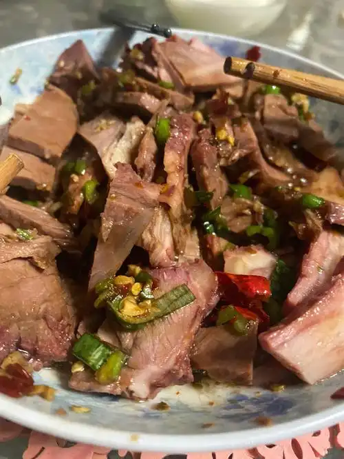 凉拌驴肉妈妈牌手擀面90配一部脱贫攻坚电影90太满足了#我的美食