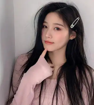 长直发发型正流行 直发披发美丽动人