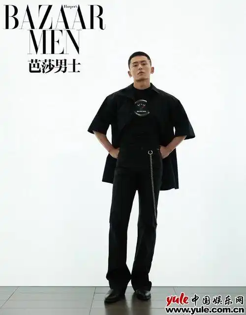 张哲瀚芭莎男士大片释出完美侧颜杀散发时尚魅力2