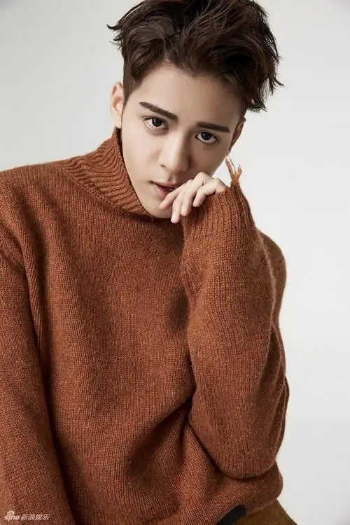 曾舜晞写真玩转轻熟雅痞风