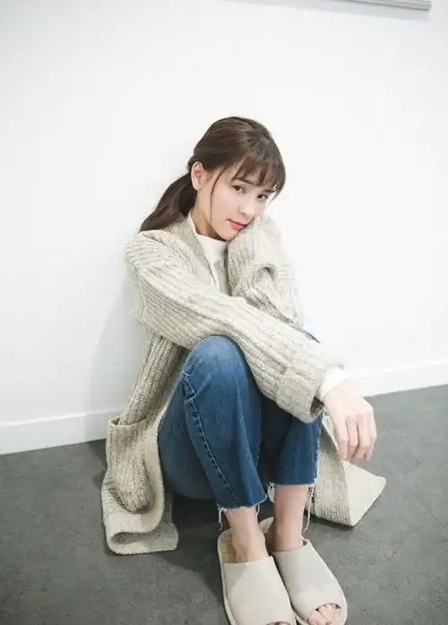 如果你看她,一定会认出她 ,她就是李海娜(aom).