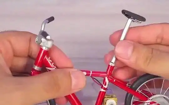 用易拉罐diy迷你自行车