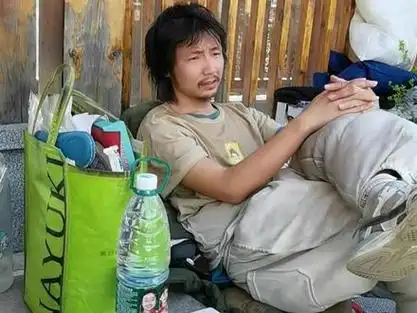 关爱流浪汉传递正能量