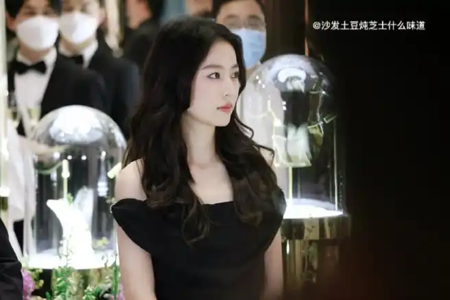 生图鲨手媛媛#周雨彤线下活动生图##周雨彤长发活动状态