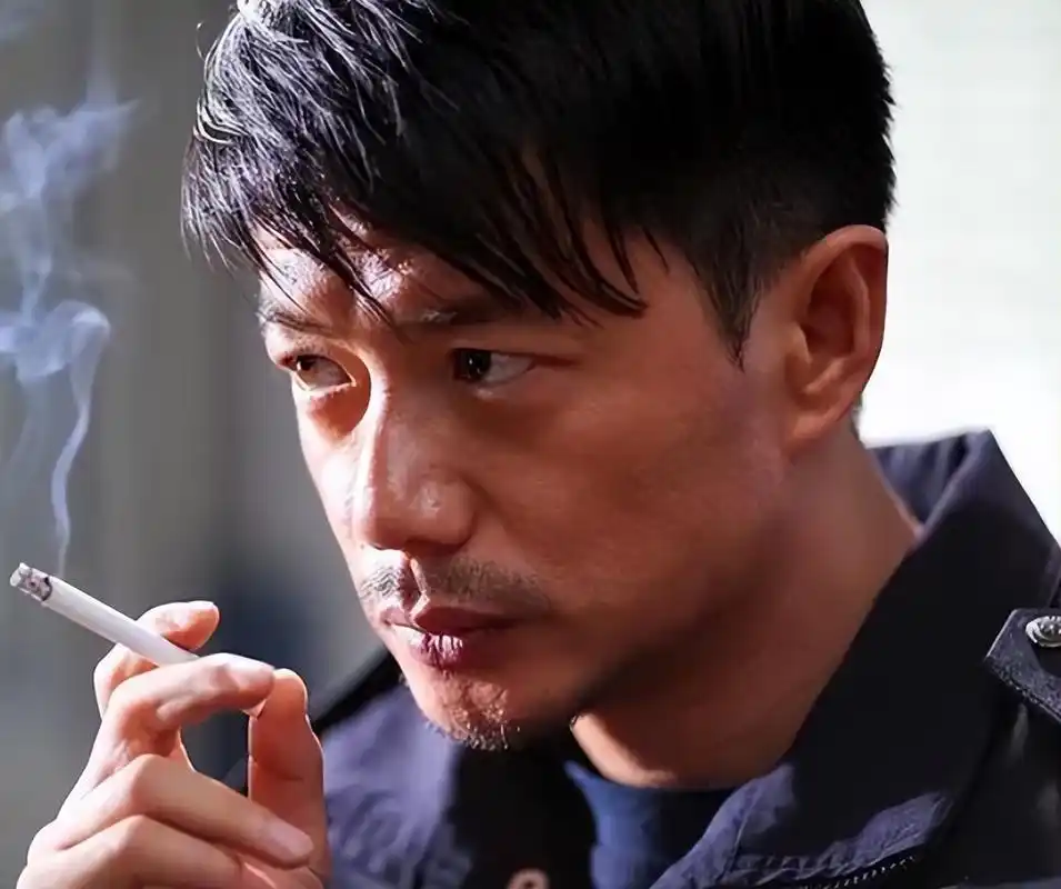 段奕宏的脸怎么了?满脸沧桑皱纹横生