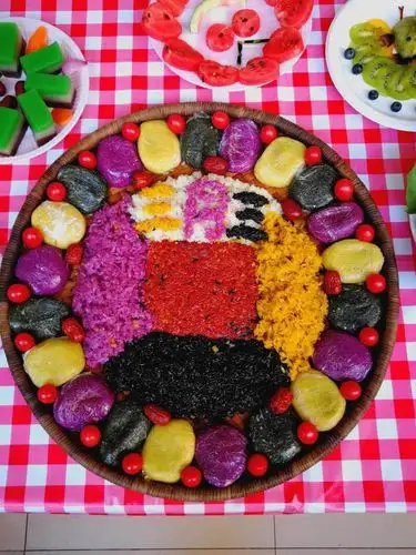 火遍广西的五色糯米饭三月三回村里拼一组没有我我们村会输