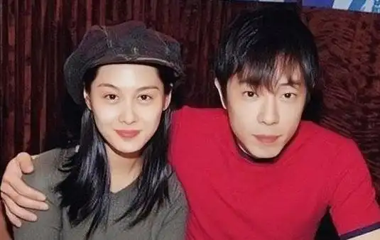 朱茵周星驰最后一次拥抱(朱茵那么爱周星驰)(67)