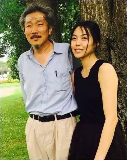 赵寅成为她公开恋情,李政宰为她痴迷,金敏喜到底有何魅力?