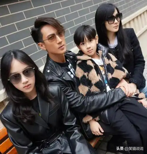 吴尊自曝身高吴尊晒全家游玩横店照