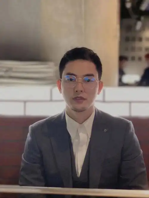 温州相亲丨商务风硕士男人类高质量男性