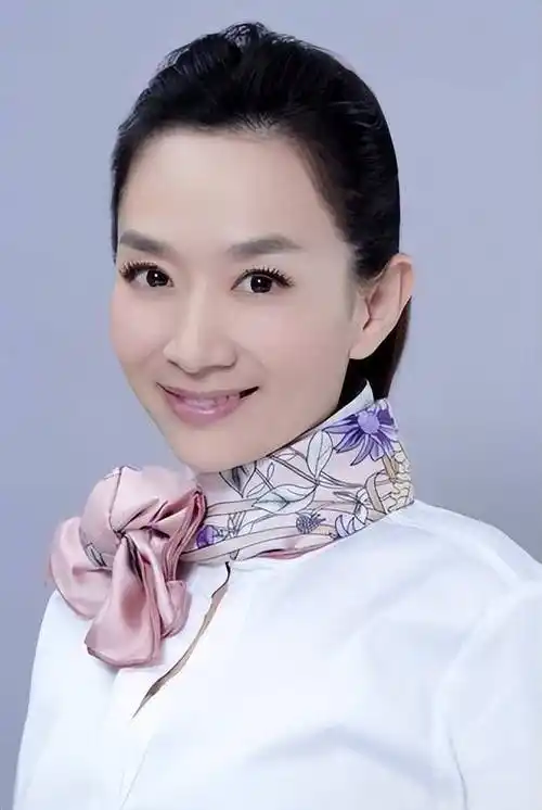 原创王芳嫁大15岁教授怀孕后坚持上班为家庭所做一切牺牲不后悔