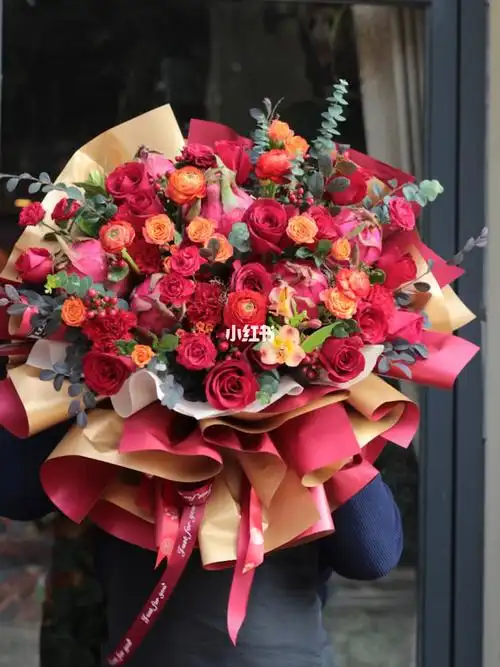 火龙果鲜花花束