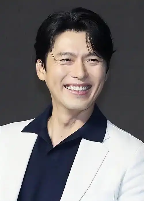 玄彬婚后出席活动,没有幸福肥,笑出很多褶子依然帅气