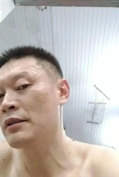 交友今日男神46岁硬朗直率的生意大叔找个对的人携手下半生