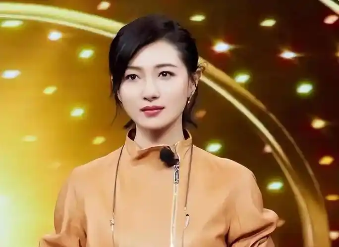 被誉千年不火的她,终于被胡歌称赞:戏里有她就安心的演技大火了_万茜