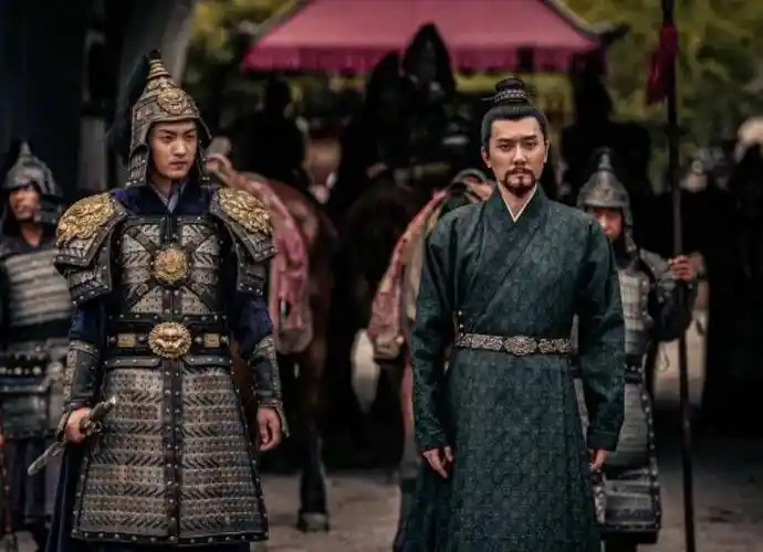 又过了几天,萧鸾决定以太后的名义废黜萧昭文,降为海陵王,自己则假称