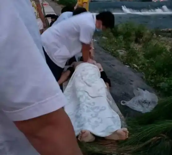 吉安又一小孩不幸溺水身亡,家人痛哭!警钟再次敲响,请看好孩子.