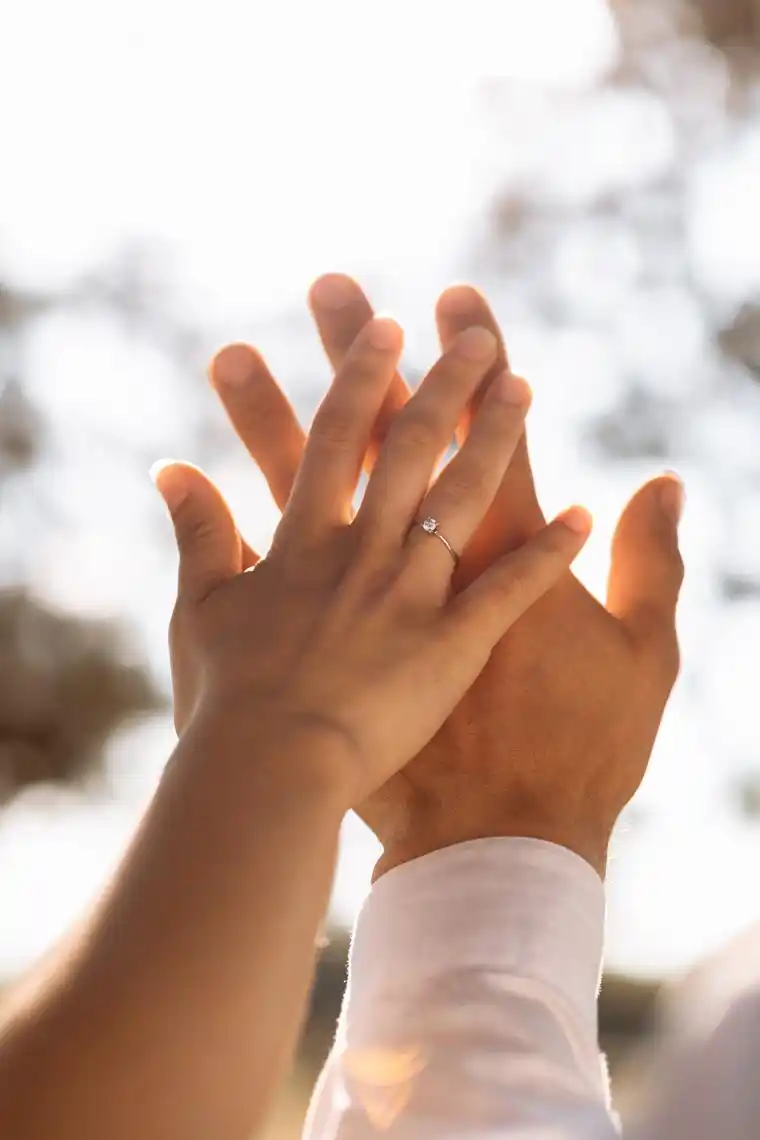 前世欠下的债,今生如何还?高僧揭秘夫妻情缘的终极真相!