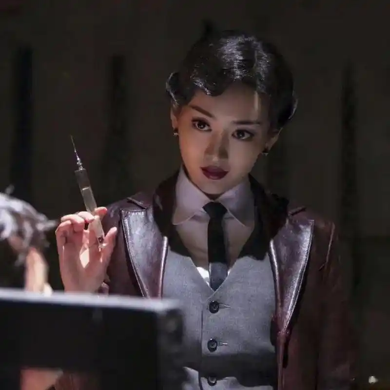 大家觉得杨幂的谍战女反派可以超越王鸥在《伪装者》里饰演的汪曼春吗