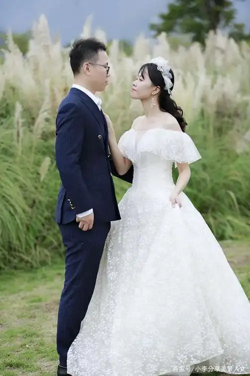 一对情侣拍婚纱照,你会喜欢看吗?欢迎点评我拍的照片