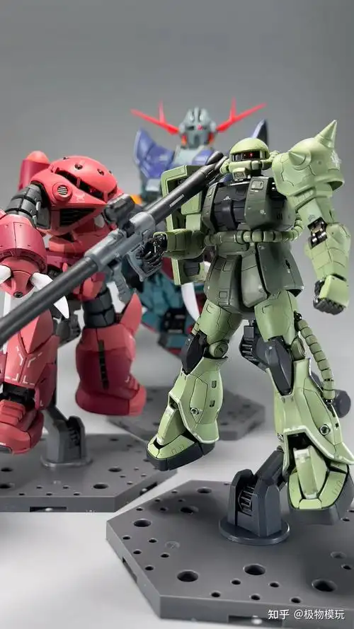 少年喜欢高达的俊俏,中年喜欢扎古的沉稳