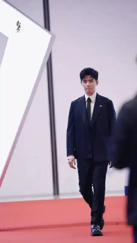 任豪 认真努力积极向上