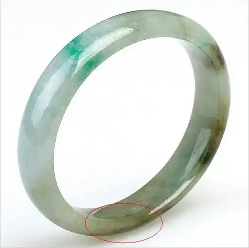 教你最实用的翡翠手镯裂纹观察方法,有裂慎买!