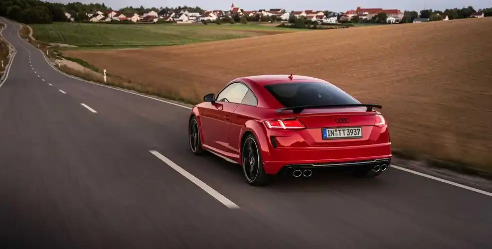 性能提升外观精致2021款奥迪tt车系官图发布