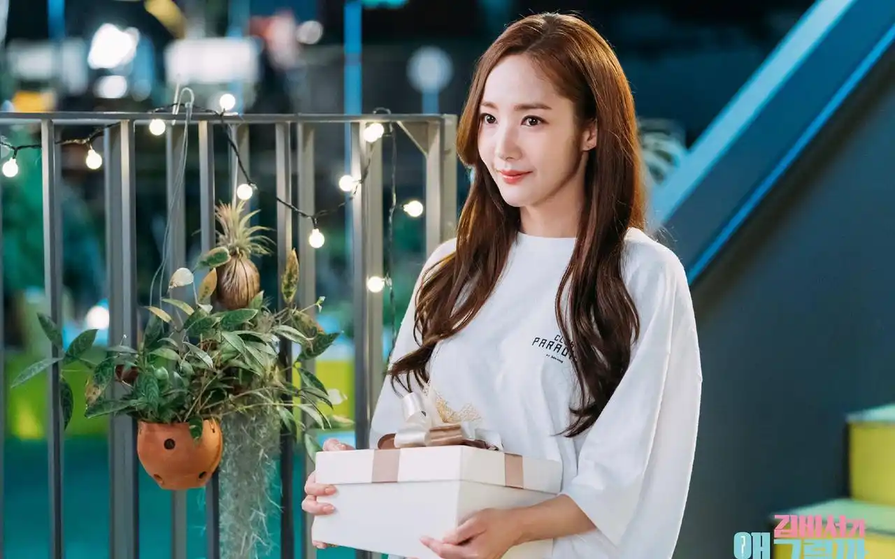 是韩国tvn电视台播出的电视剧,由朴俊和执导,新人编剧,朴叙俊,朴敏英