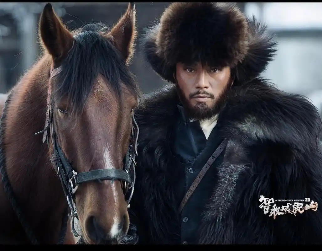 电影推荐电影《智取威虎山》是一部以中国人民抗日战争为背景,讲述了